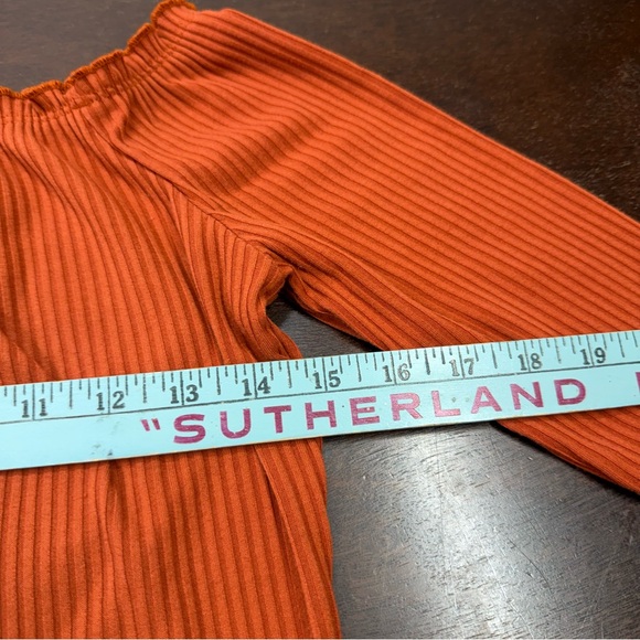 iris Off-Shoulder Ribbed Button-Front Crop Top - Rust Orange - Picture 4 of 5